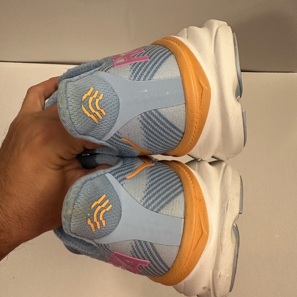 Hoka One One Clifton 9 “Airy Blue” Running Shoes Women's Size 11 Wide - Picture 14 of 14